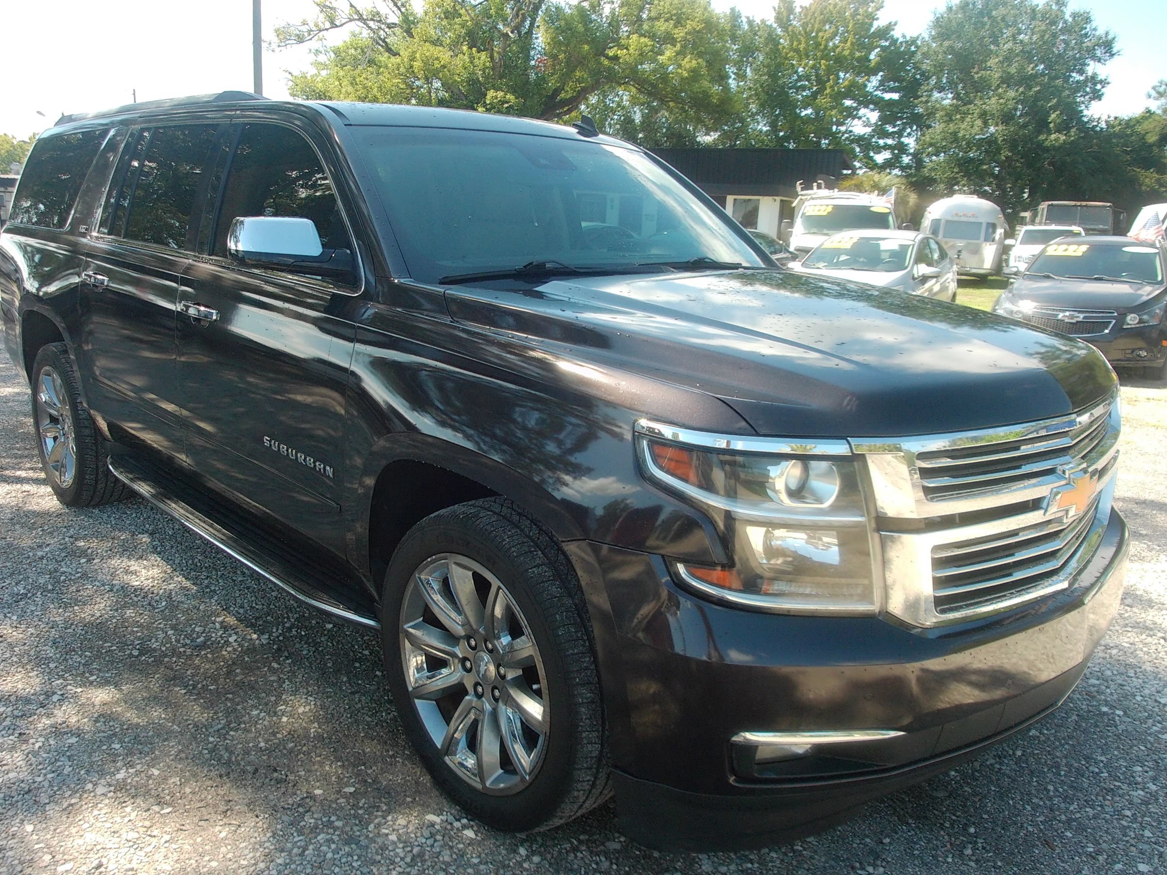 Used 2015 Chevrolet Suburban LTZ RWD image 3