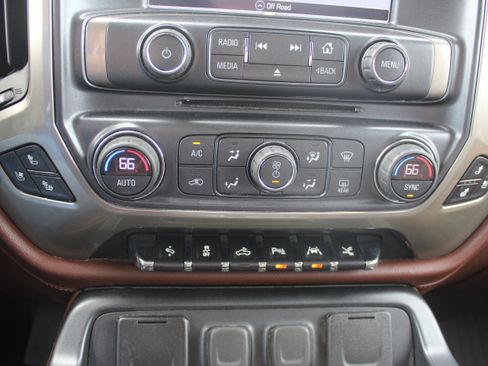 Used 2017 Chevrolet Silverado 1500 High Country w/ High Desert Package image 33