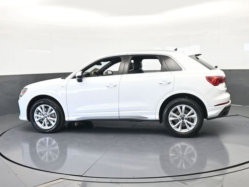 Used 2025 Audi Q3 2.0T Premium image 3