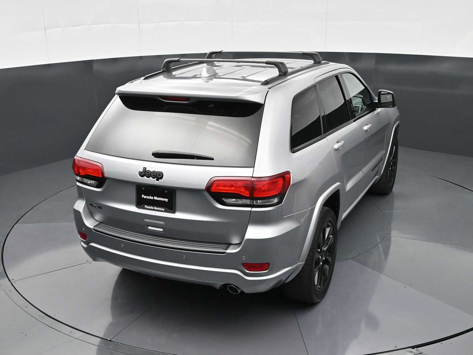 Used 2019 Jeep Grand Cherokee Altitude AWD/4WD image 32