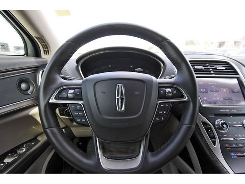 Used 2020 Lincoln Nautilus Reserve w/ Cargo Utility Package FWD image 17