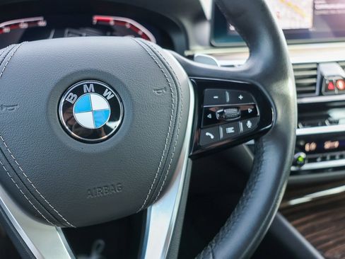 Used 2023 BMW 530i w/ Executive Package image 13