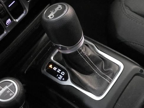 Used 2019 Jeep Wrangler Unlimited Sahara AWD/4WD image 23