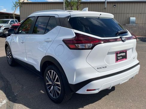 Used 2024 Nissan Kicks SV FWD image 9