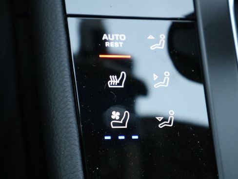 New 2025 Porsche Macan image 25