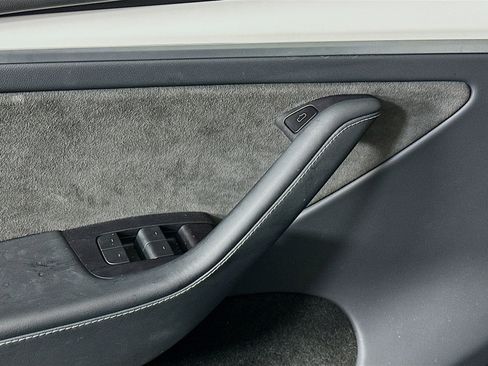 Used 2023 Tesla Model Y Long Range image 15