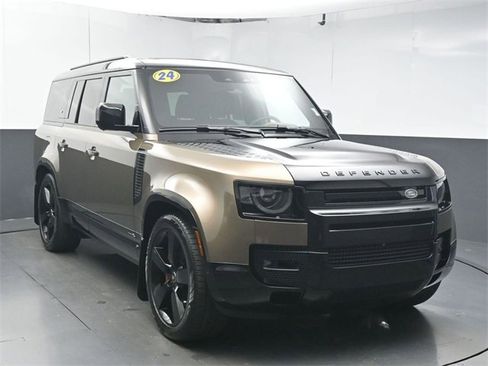 Used 2024 Land Rover Defender 130 X image 2