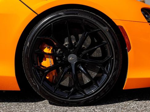Used 2025 McLaren Artura RWD image 15
