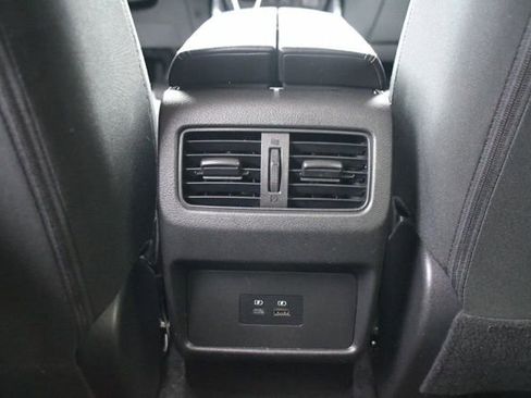 Used 2023 Nissan Rogue SV AWD/4WD image 12