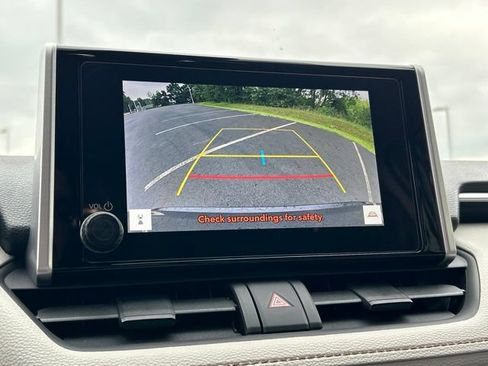Used 2025 Toyota RAV4 XLE AWD/4WD image 68