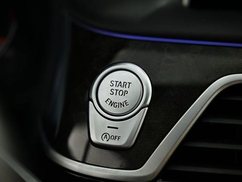 Used 2022 BMW 740i w/ M Sport Package image 38