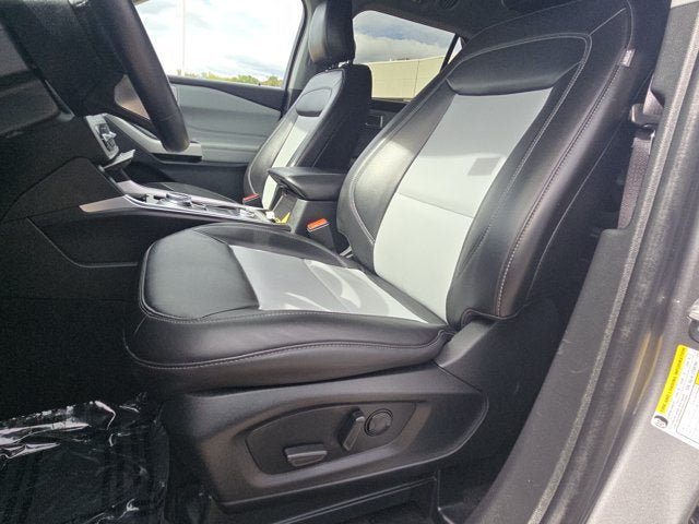 Used 2024 Ford Explorer XLT w/ Equipment Group 202A AWD/4WD image 22