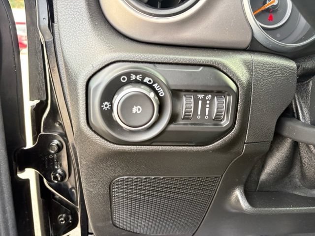 Used 2020 Jeep Wrangler Unlimited Sport AWD/4WD image 25