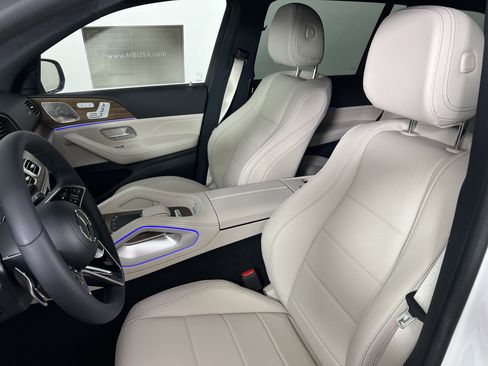 New 2025 Mercedes-Benz GLS 450 4MATIC image 17