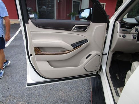 Used 2015 GMC Yukon Denali w/ Touring Package RWD image 22