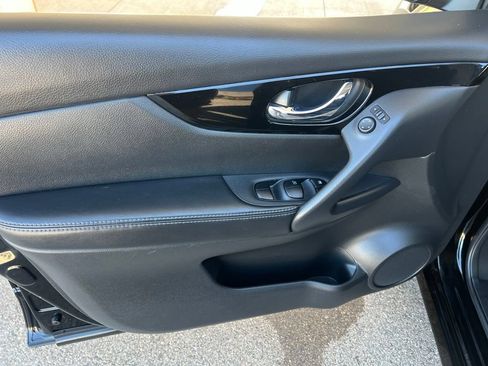 Used 2017 Nissan Rogue Sport SV AWD/4WD image 7