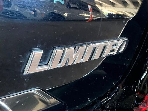 Used 2017 Toyota Highlander Limited image 9