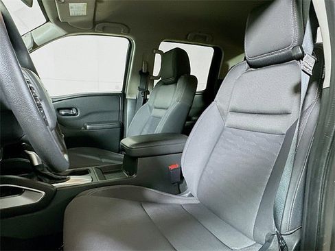 Used 2023 Nissan Frontier SV image 11