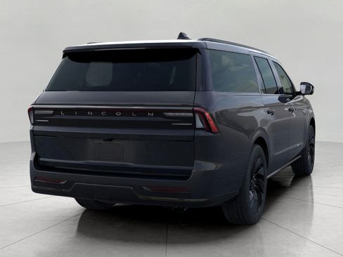 New 2026 Lincoln Navigator L Reserve w/ Jet Appearance Package AWD/4WD image 8