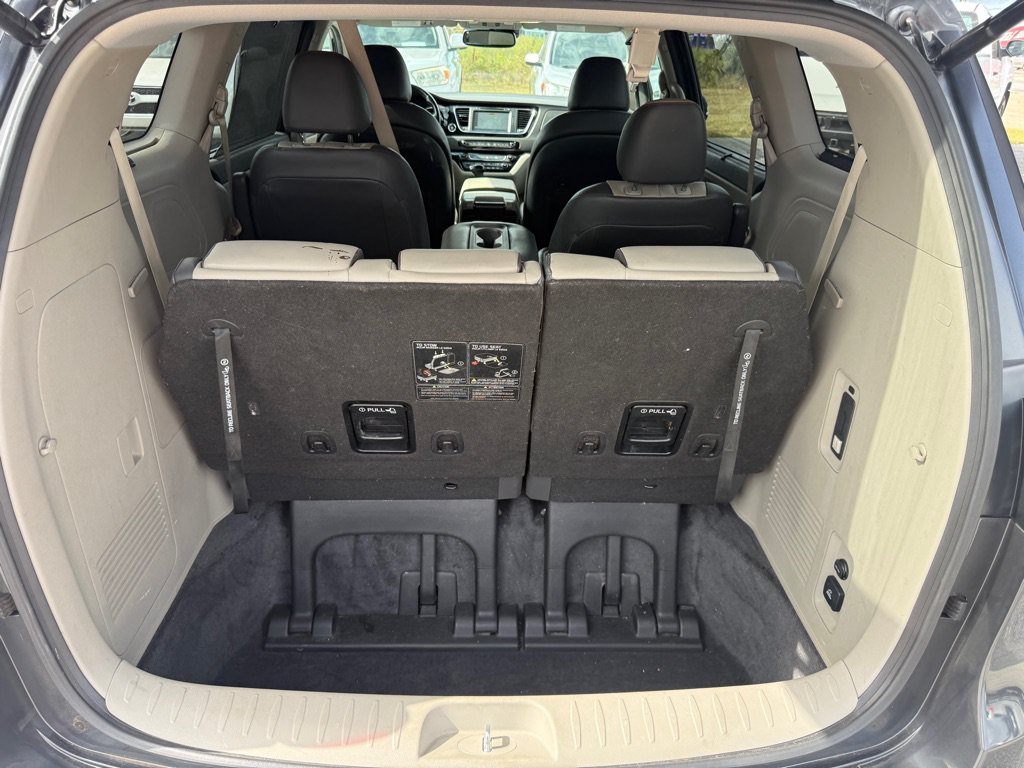 Used 2016 Kia Sedona SX FWD image 13