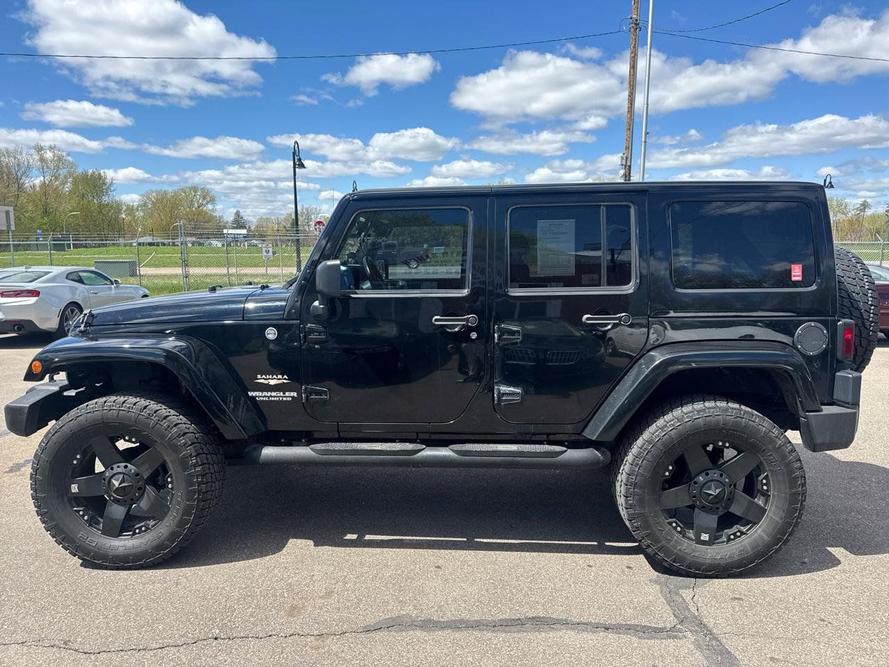 Used 2012 Jeep Wrangler Unlimited Sahara w/ Connectivity Group AWD/4WD image 8