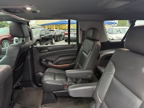 Used 2015 Chevrolet Suburban LTZ RWD image 11