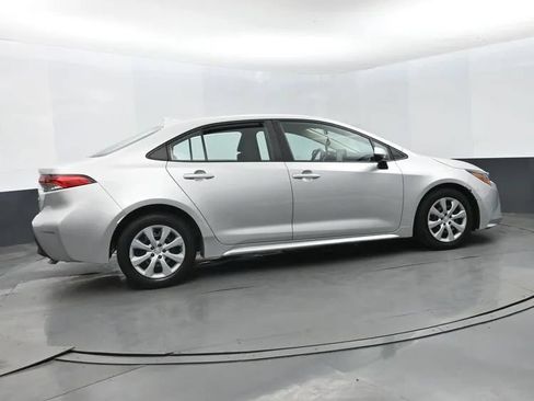 Used 2023 Toyota Corolla LE FWD image 4