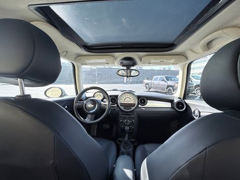 Used 2011 MINI Cooper Hardtop image 13
