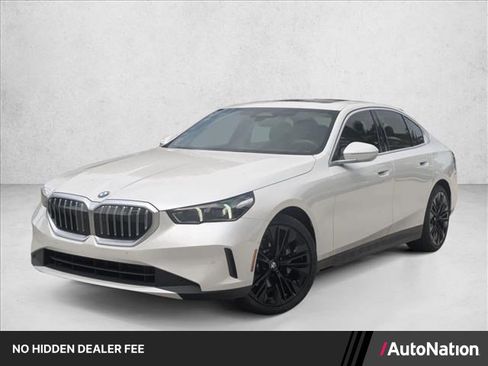 Used 2024 BMW 530i w/ Convenience Package RWD image 1
