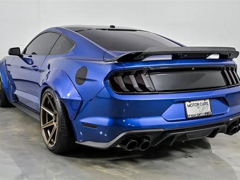 Used 2018 Ford Mustang GT Premium w/ Equipment Group 401A RWD image 7