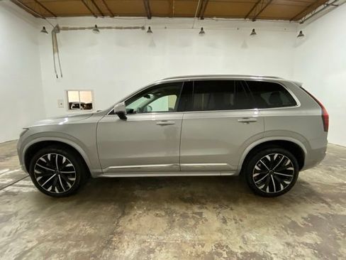 Used 2025 Volvo XC90 B6 Plus AWD/4WD image 2