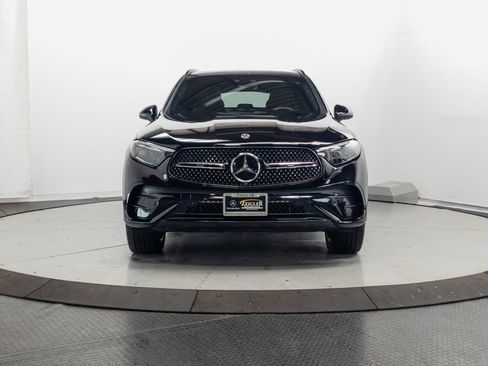 Used 2025 Mercedes-Benz GLC 350e 4MATIC image 2