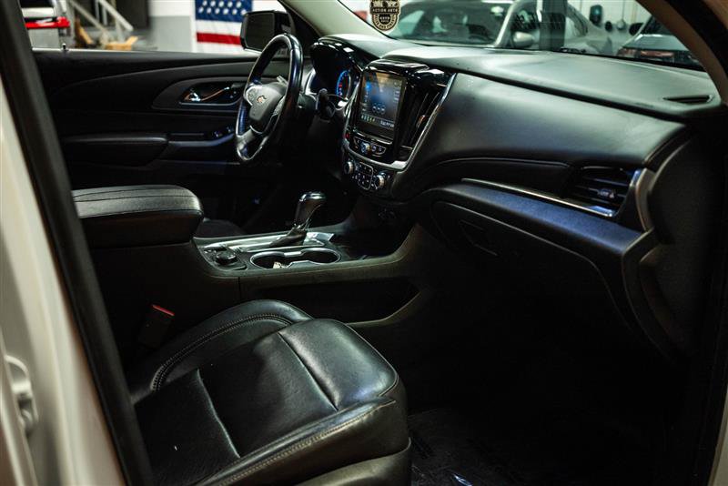 Used 2020 Chevrolet Traverse Premier w/ Redline Edition AWD/4WD image 14