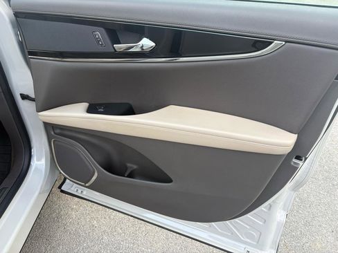 Used 2021 Lincoln Nautilus FWD w/ Equipment Group 101A image 48