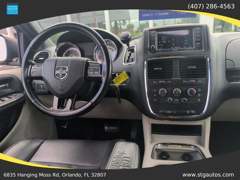 Used 2020 Dodge Grand Caravan SXT FWD image 20