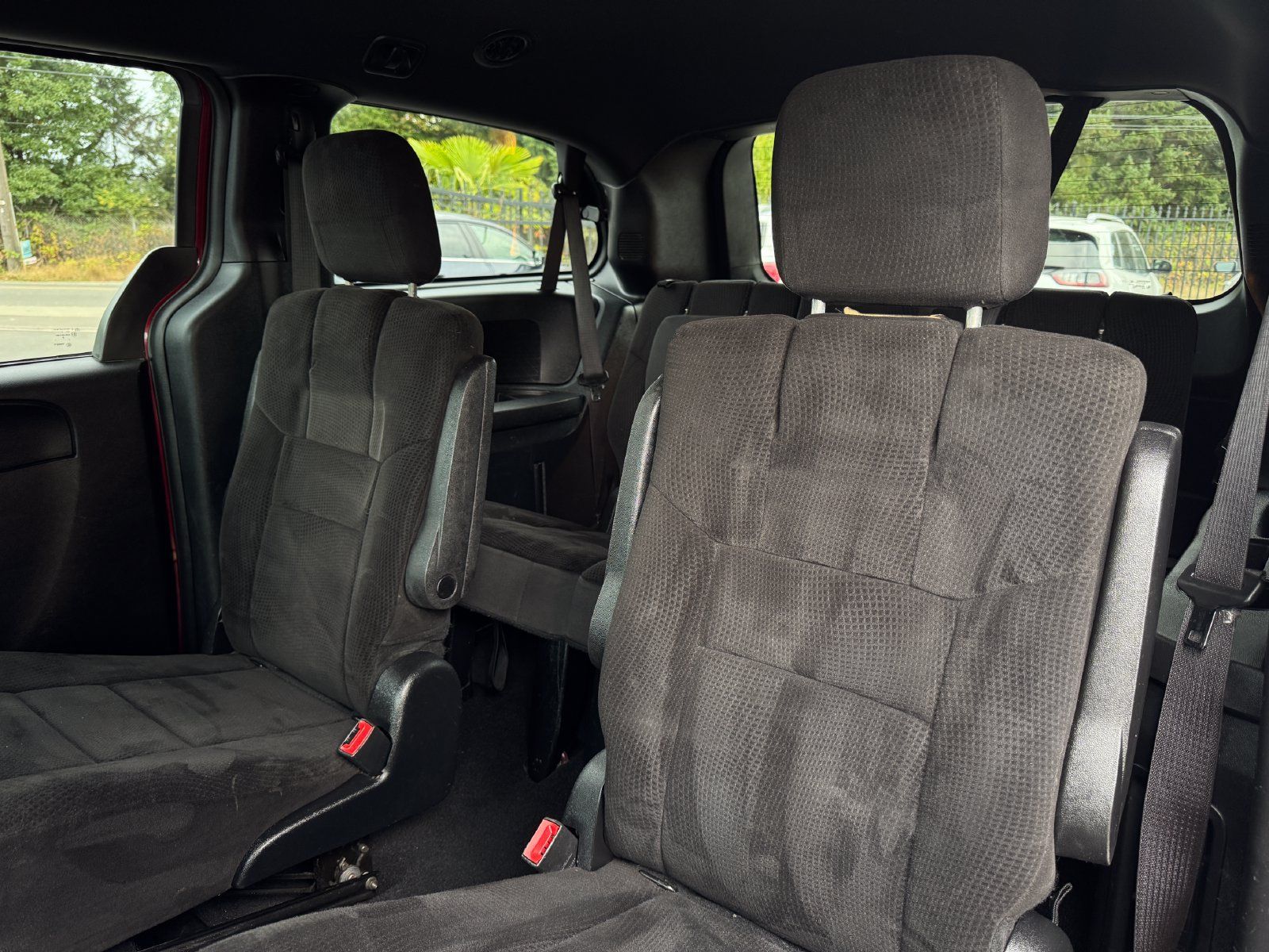Used 2018 Dodge Grand Caravan SE FWD image 16