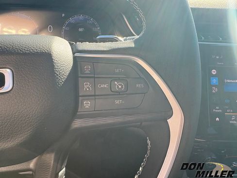 New 2025 Jeep Grand Cherokee Altitude image 16