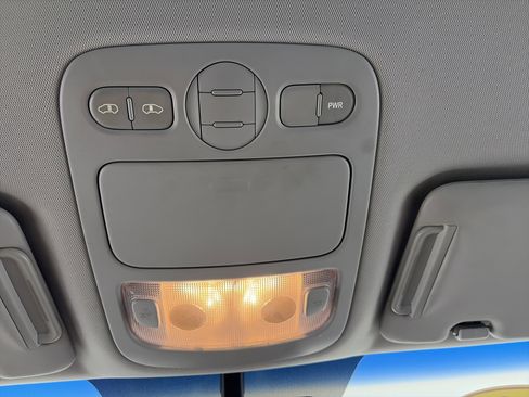 Used 2012 Kia Sedona LX w/ PWR Pkg image 30