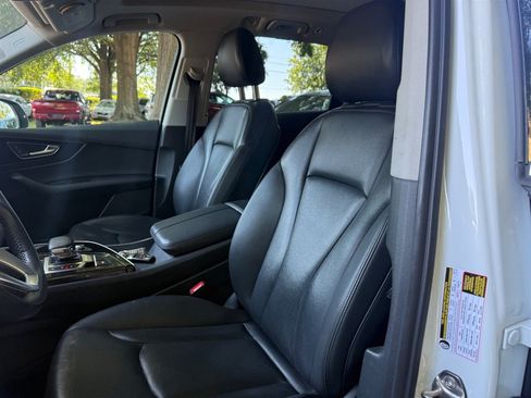 Used 2019 Audi Q7 3.0T Premium Plus w/ Premium Plus Package AWD/4WD image 9