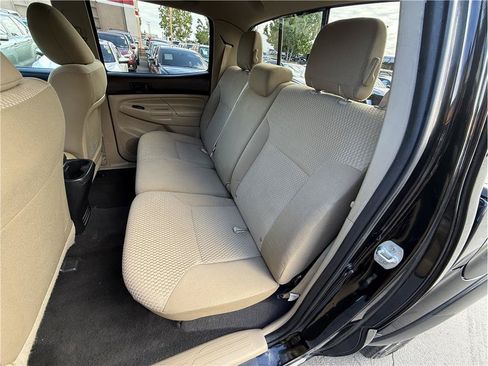 Used 2013 Toyota Tacoma PreRunner w/ SR5 Pkg RWD image 18