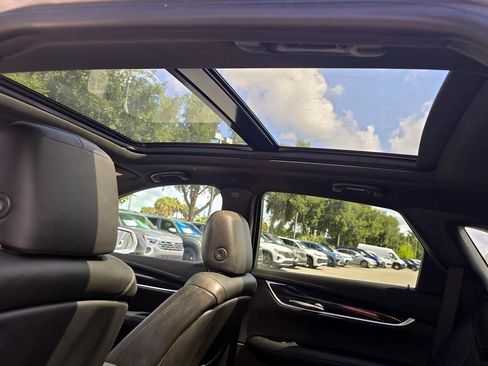 Used 2020 Cadillac XT5 Premium Luxury FWD image 36