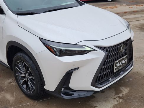 Certified 2024 Lexus NX 250 FWD w/ Premium Package image 7
