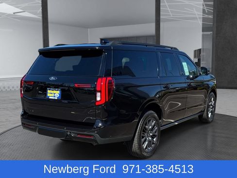 Used 2025 Ford Expedition Max Platinum w/ Stealth Performance Package AWD/4WD image 5
