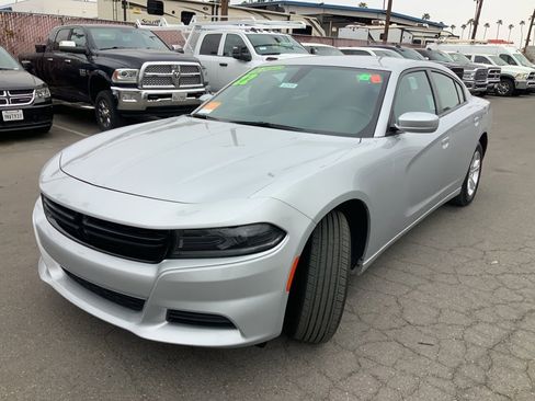 Used 2022 Dodge Charger SXT image 3