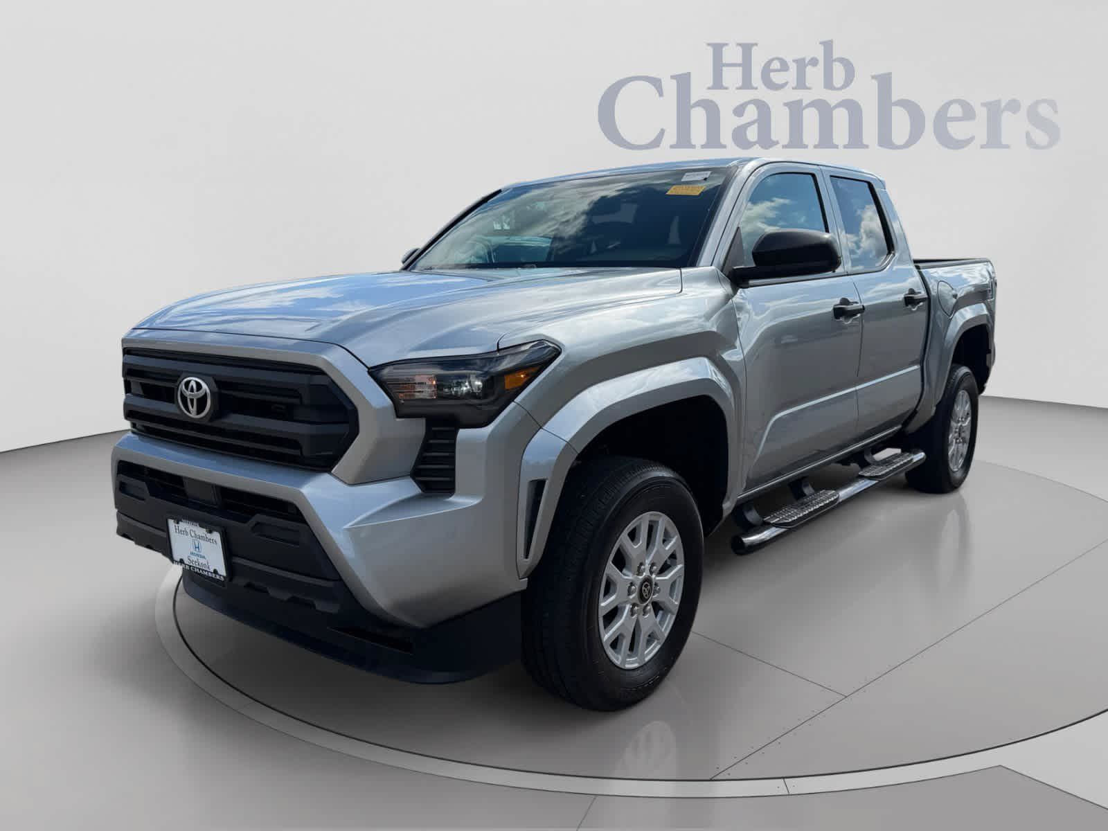 Used 2025 Toyota Tacoma SR AWD/4WD image 4