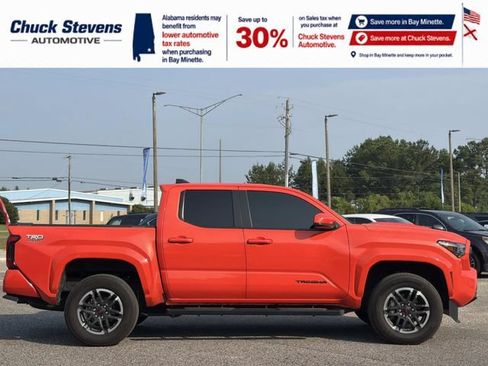 Used 2024 Toyota Tacoma TRD Sport AWD/4WD image 4