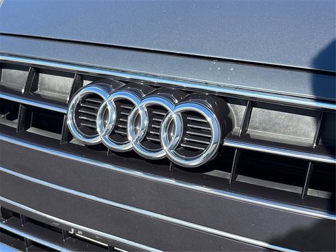 Used 2020 Audi A4 2.0T Premium w/ Convenience Package image 18