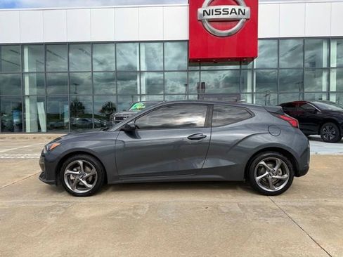 Used 2019 Hyundai Veloster 2.0 FWD image 2