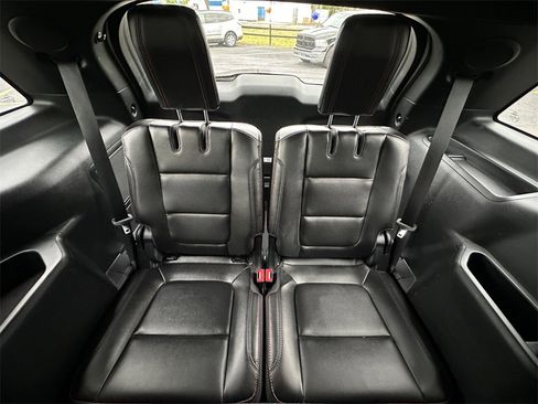 Used 2018 Ford Explorer Sport image 24