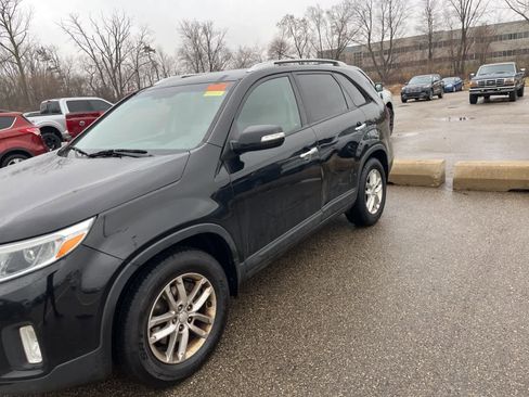Used 2014 Kia Sorento LX image 6